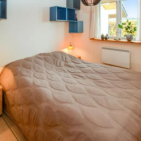 Stunning In W/ 2 Bedrooms 度假居